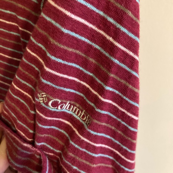 Columbia stripe vneck - Picture 3 of 4